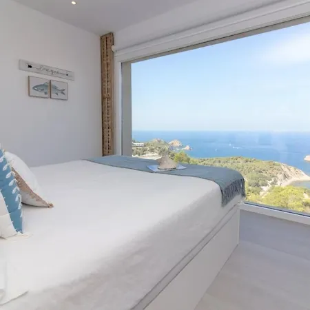Willa Stunning With Panoramic Ocean Views *