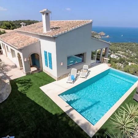 Stunning With Panoramic Ocean Views Villa