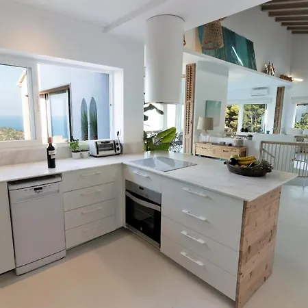 Stunning With Panoramic Ocean Views